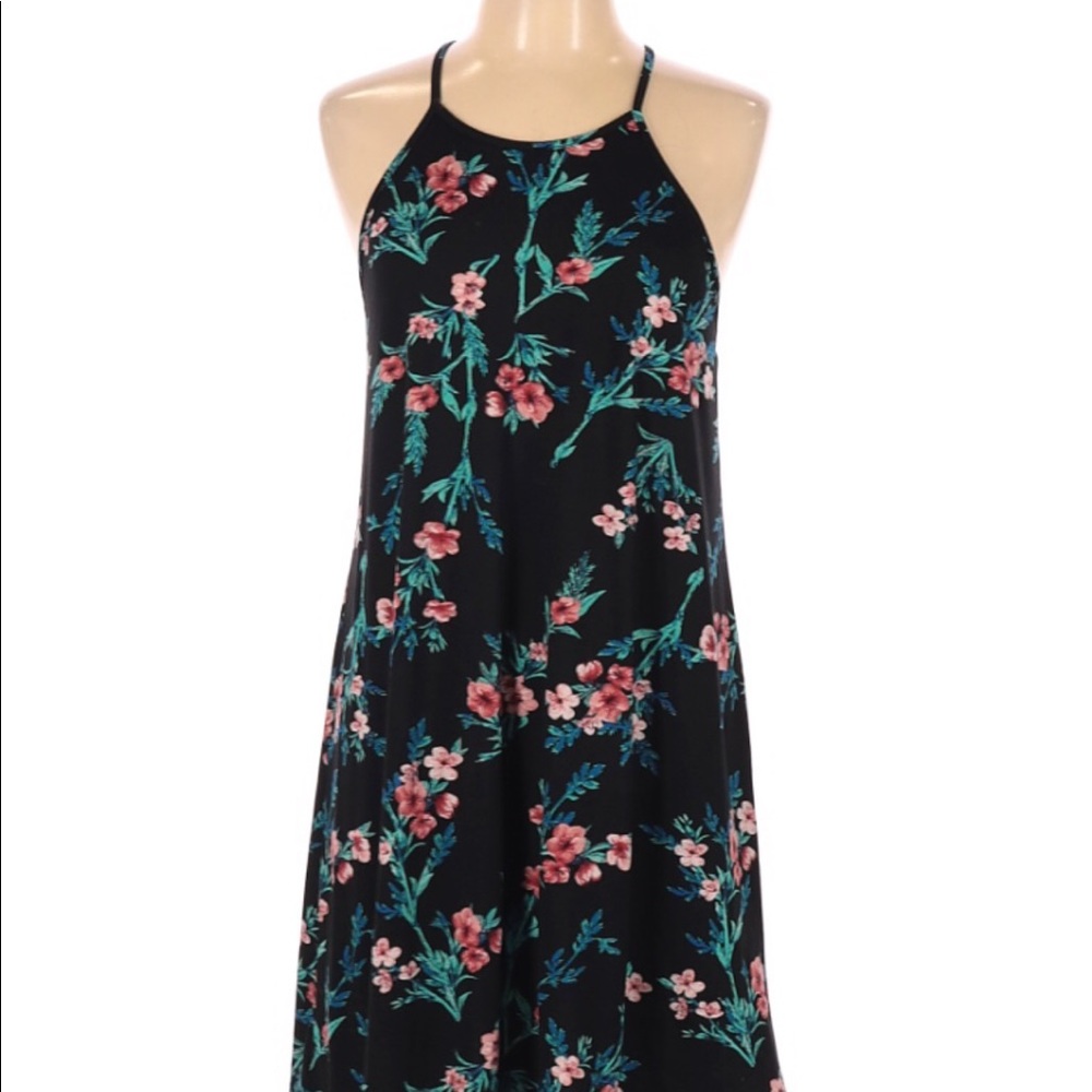 Everly by Francesca’s soft floral T-shirt dress